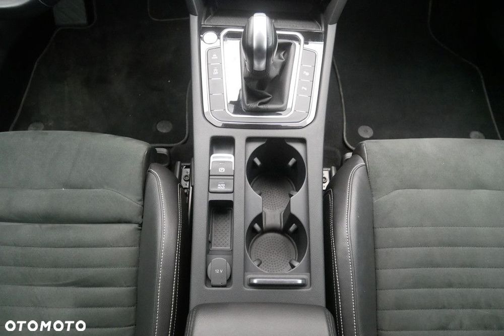 Volkswagen Passat Variant 2.0 TSI Elegance DSG - 11