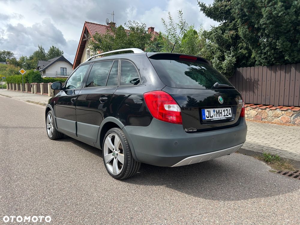 Skoda Fabia 1.6 16V Scout - 9