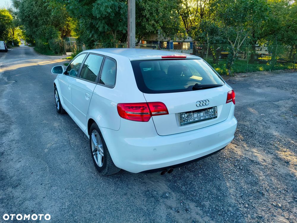 Audi A3 Sportback - 4