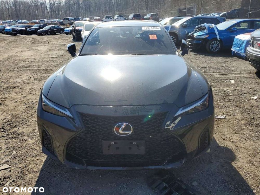 Lexus IS - 6