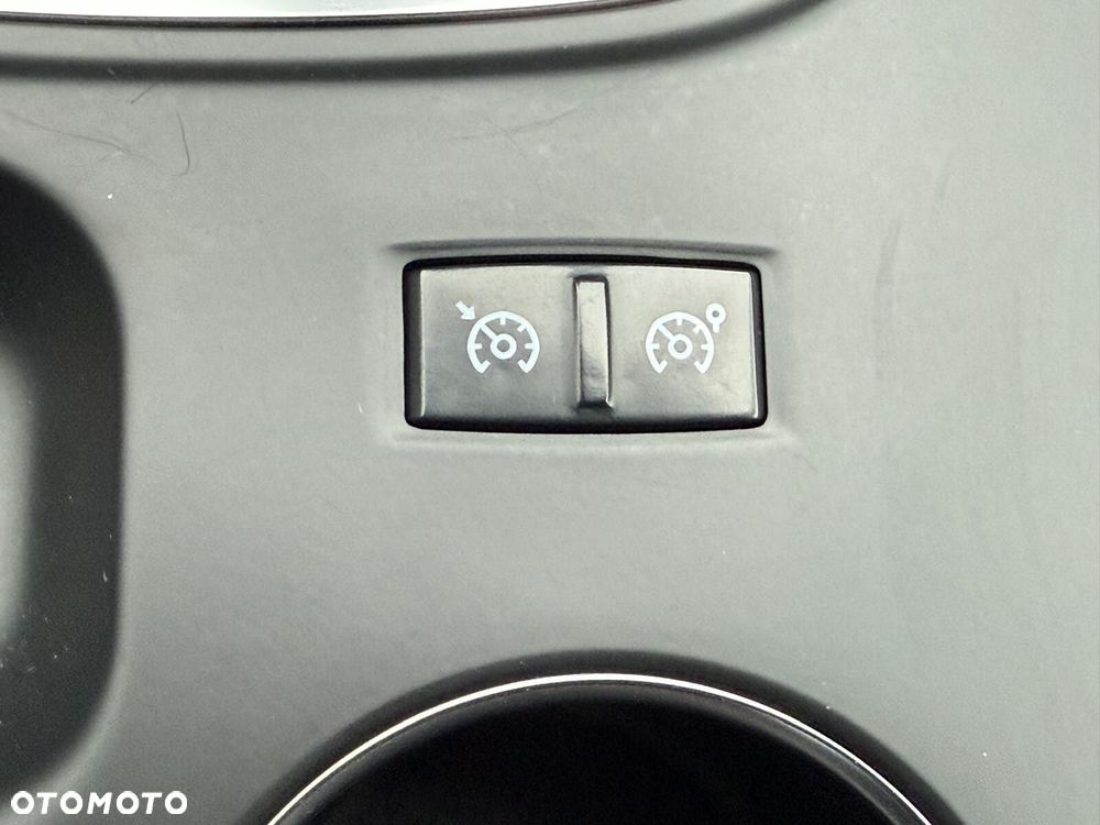 Renault Megane 1.3 TCe FAP Limited - 27