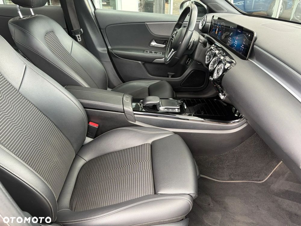 Mercedes-Benz Klasa A 180 Progressive 7G-DCT - 18