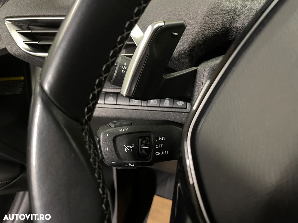 Peugeot 3008 225 e-EAT8 Allure Pack - 25