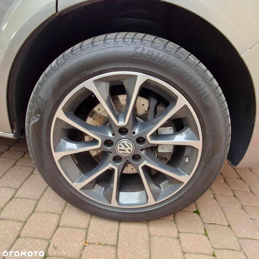 Volkswagen Multivan - 19