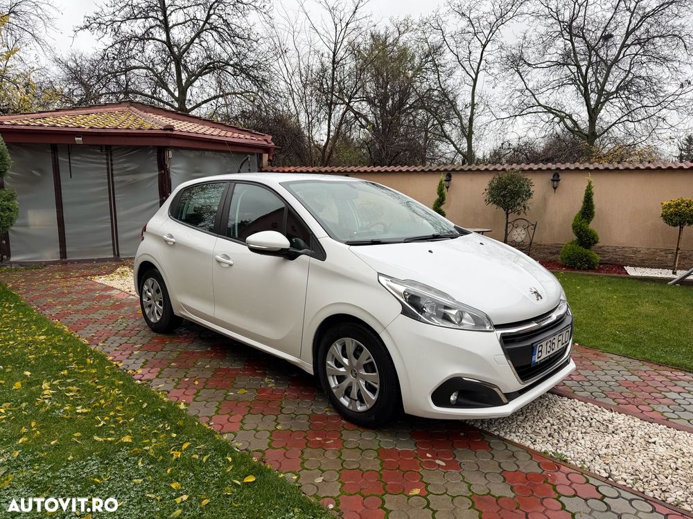 Peugeot 208 - 1