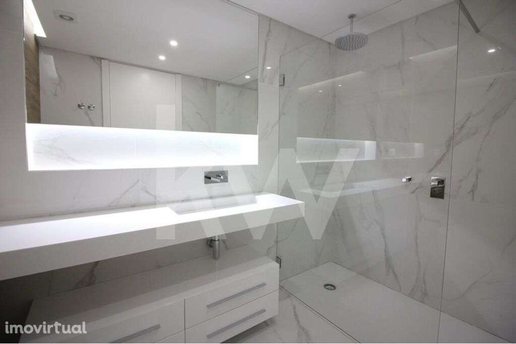 Apartamento T4 com Jardim Privativo-Carcavelos Centro - Grande imagem: 5/18