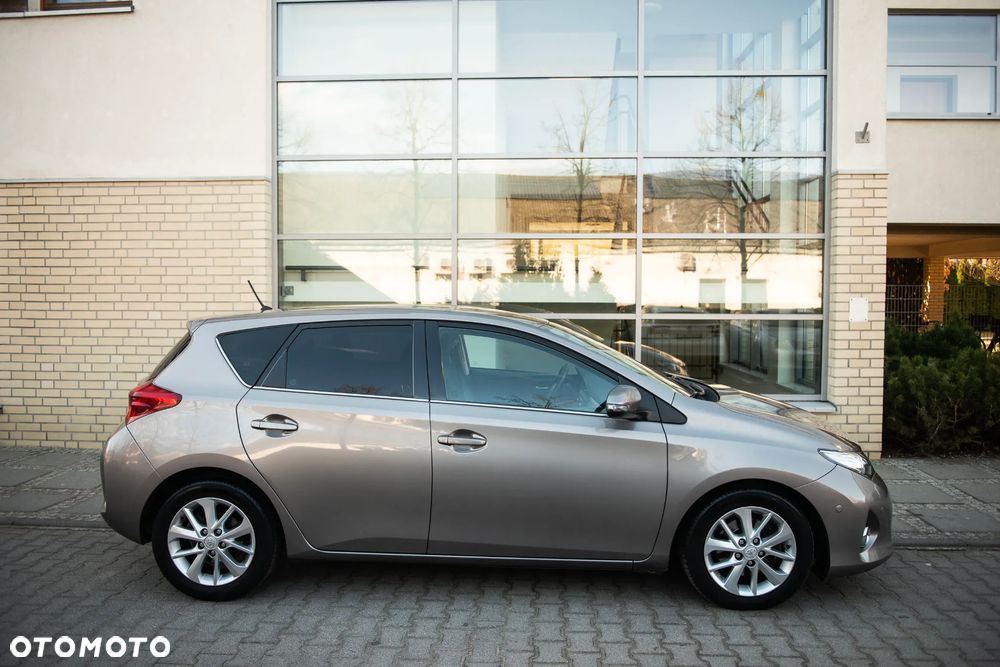 Toyota Auris - 11