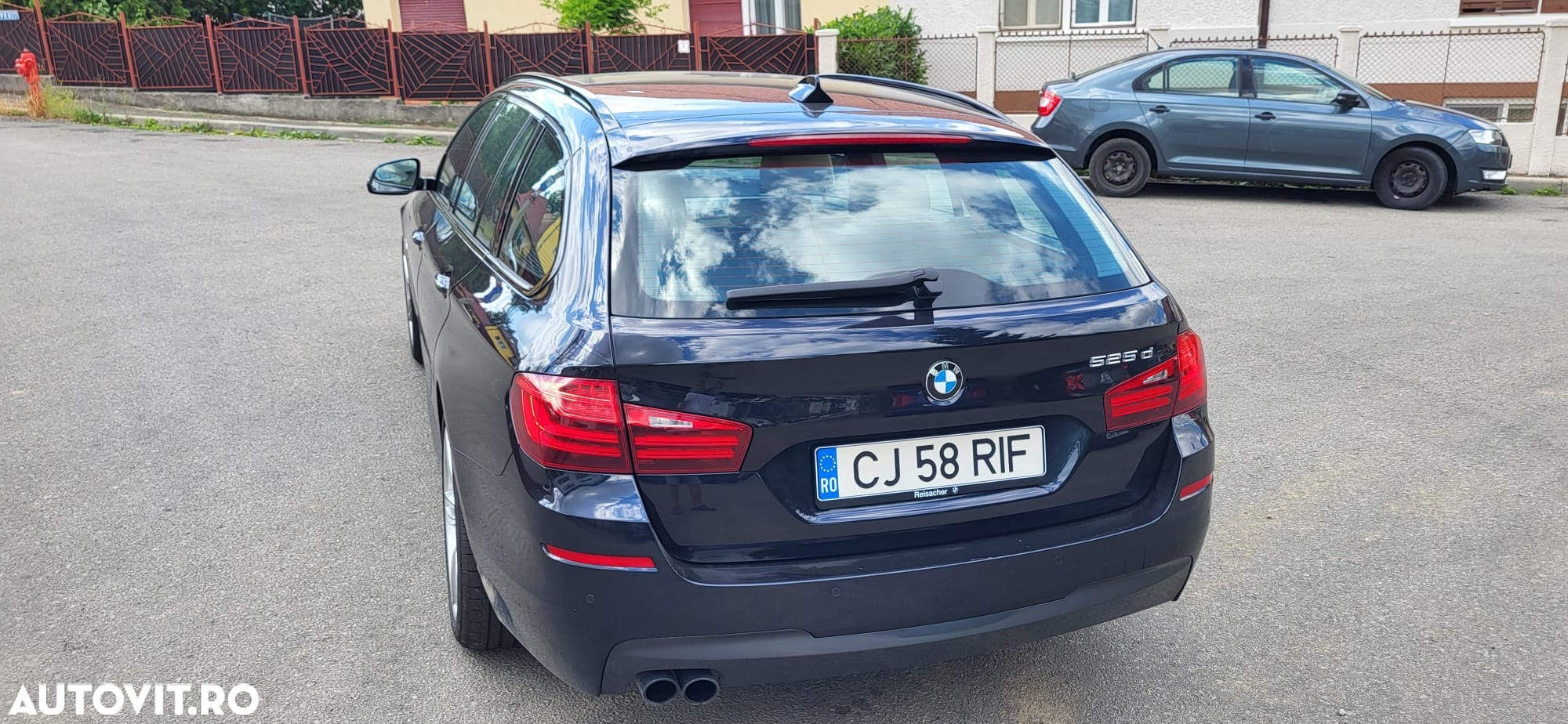 BMW Seria 5 525d xDrive AT - 2