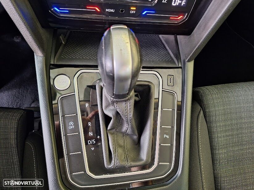 VW Passat Variant 2.0 TDi Business DSG - 27