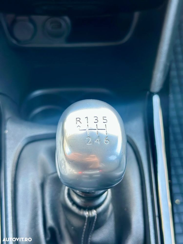 Peugeot 2008 - 24
