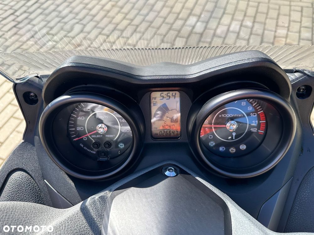 Yamaha X-max - 4