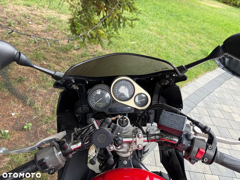 Yamaha FZS - 5