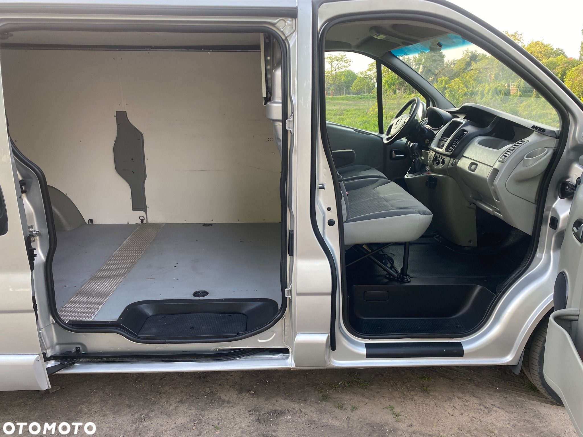 Opel VIVARO - 32