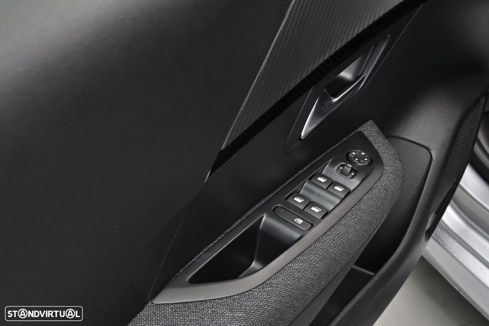 Peugeot 208 1.2 Hybrid Style e-DCS6 - 24