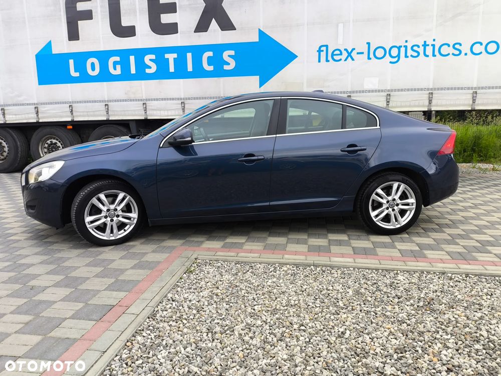 Volvo S60 D3 Momentum - 4