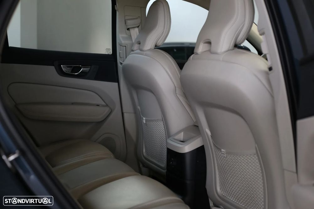 Volvo XC 60 2.0 T6 PHEV Inscription Expression AWD - 12