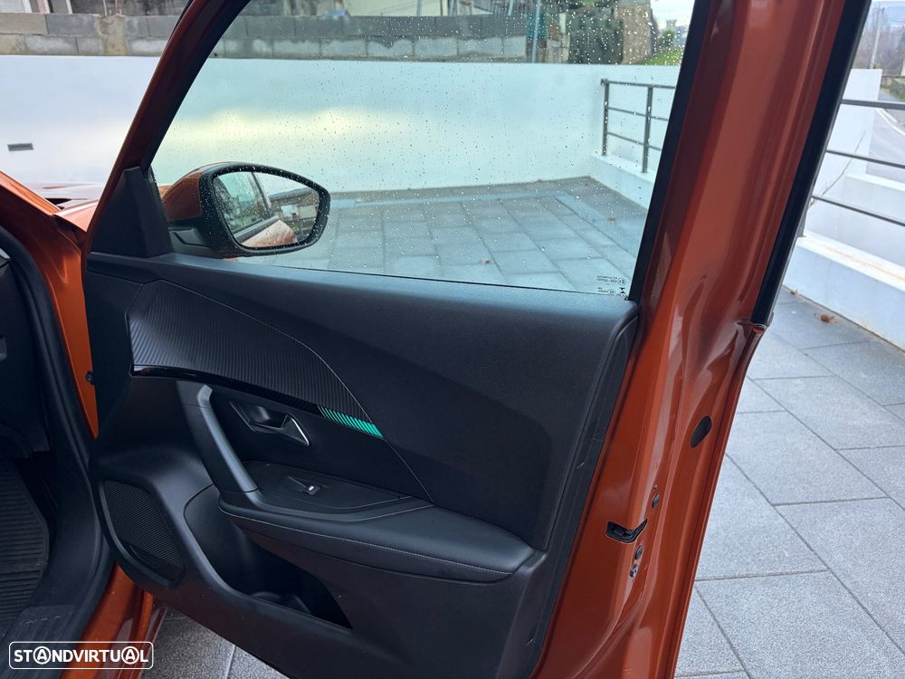 Peugeot 2008 1.2 PureTech Allure Pack - 21