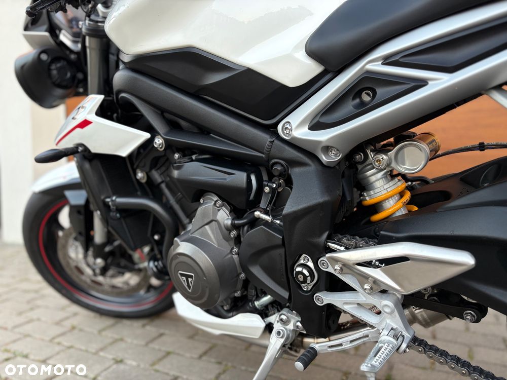 Triumph Street Triple - 30