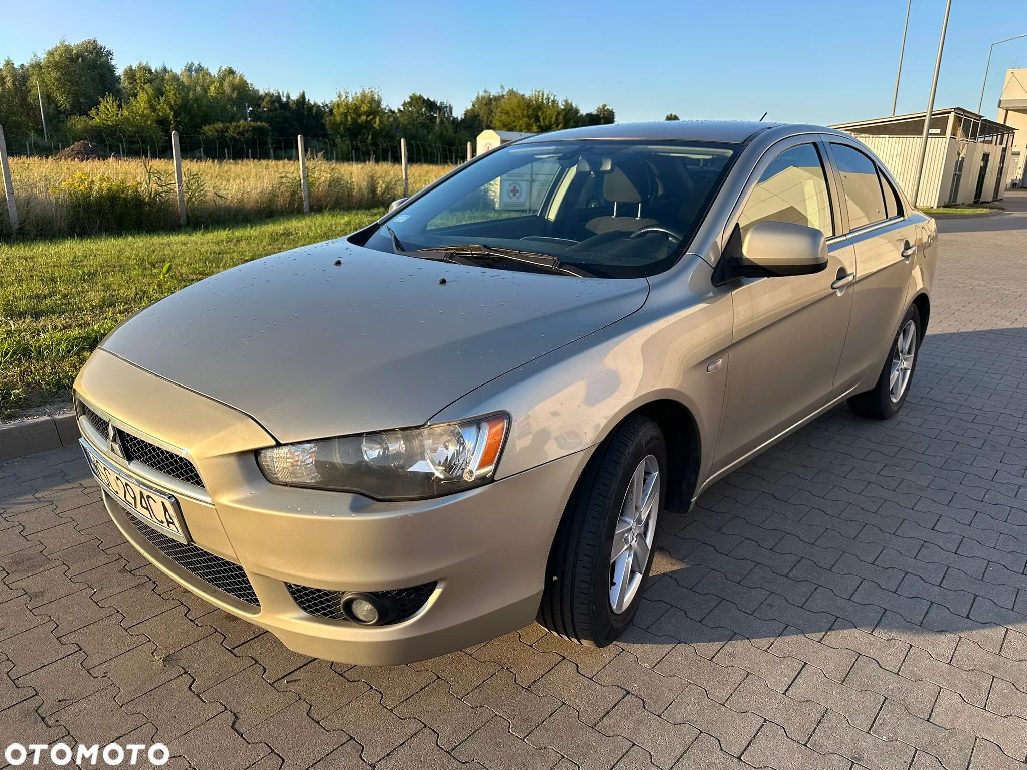 Mitsubishi Lancer 1.5 Invite - 1