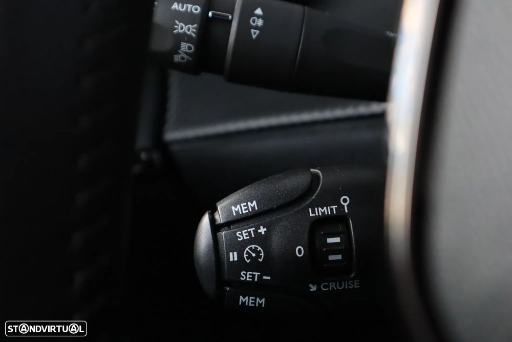 Peugeot 208 PureTech 100 Allure Pack - 21