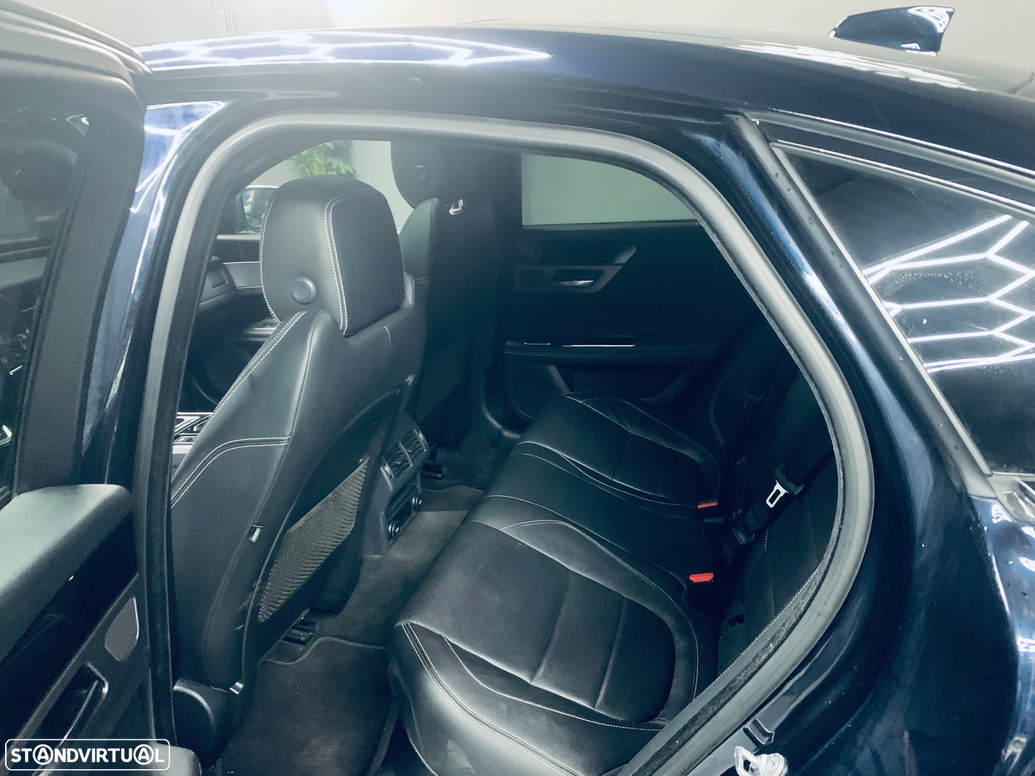 Jaguar XF 2.0 D R-Sport Aut. - 11