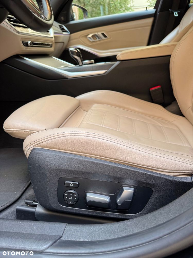 BMW Seria 3 330i xDrive M Sport sport - 15