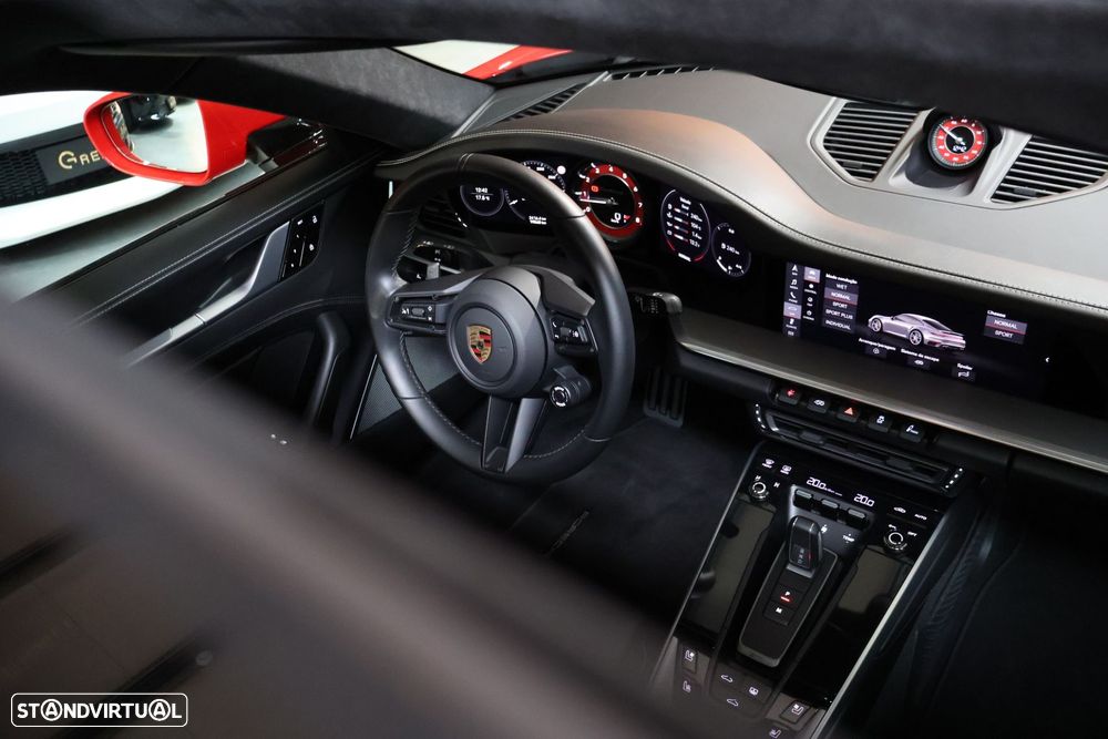 Porsche 911 (992) Turbo S PDK - 10