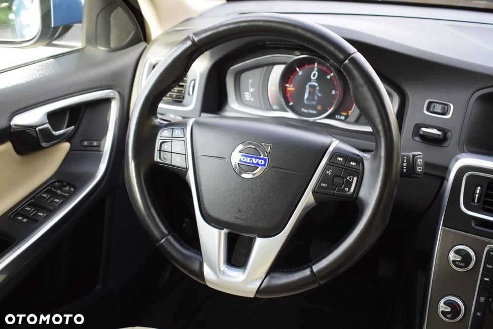 Volvo V60 D4 Geartronic Summum - 31