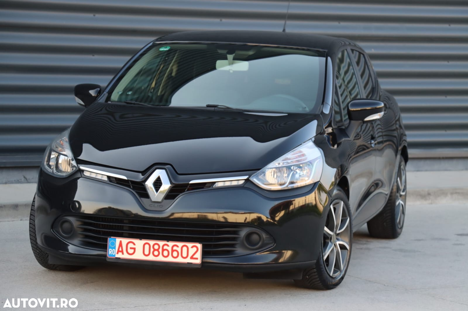 Renault Clio (Energy) dCi 90 Start & Stop LIMITED - 11