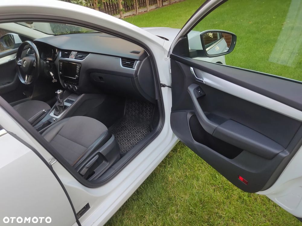 Skoda Octavia Combi 1.6 TDI (Green tec) DSG Style - 17