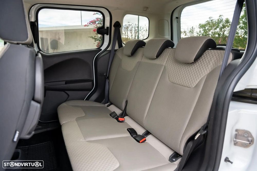 Ford Tourneo Courier 1.0 EcoBoost Ambiente - 15