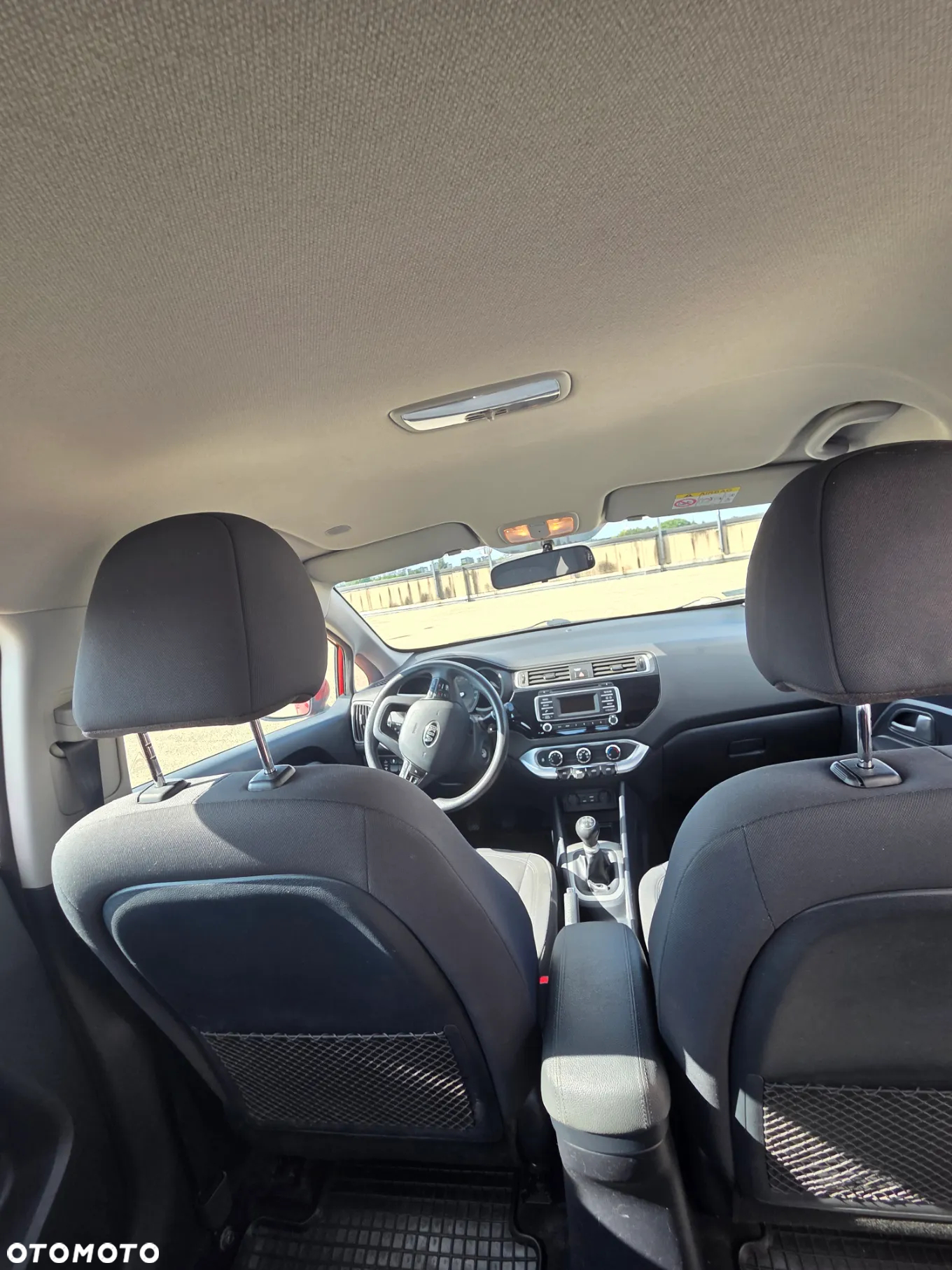 Kia Rio - 12