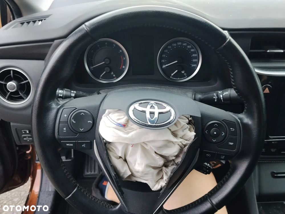 Toyota Corolla - 6