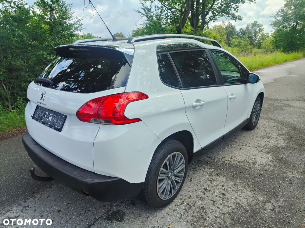 Peugeot 2008 - 8