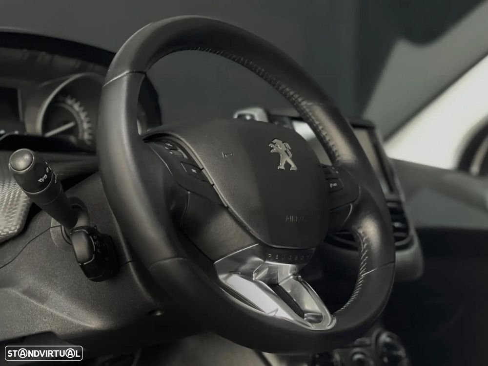Peugeot 2008 1.2 PureTech Style - 5