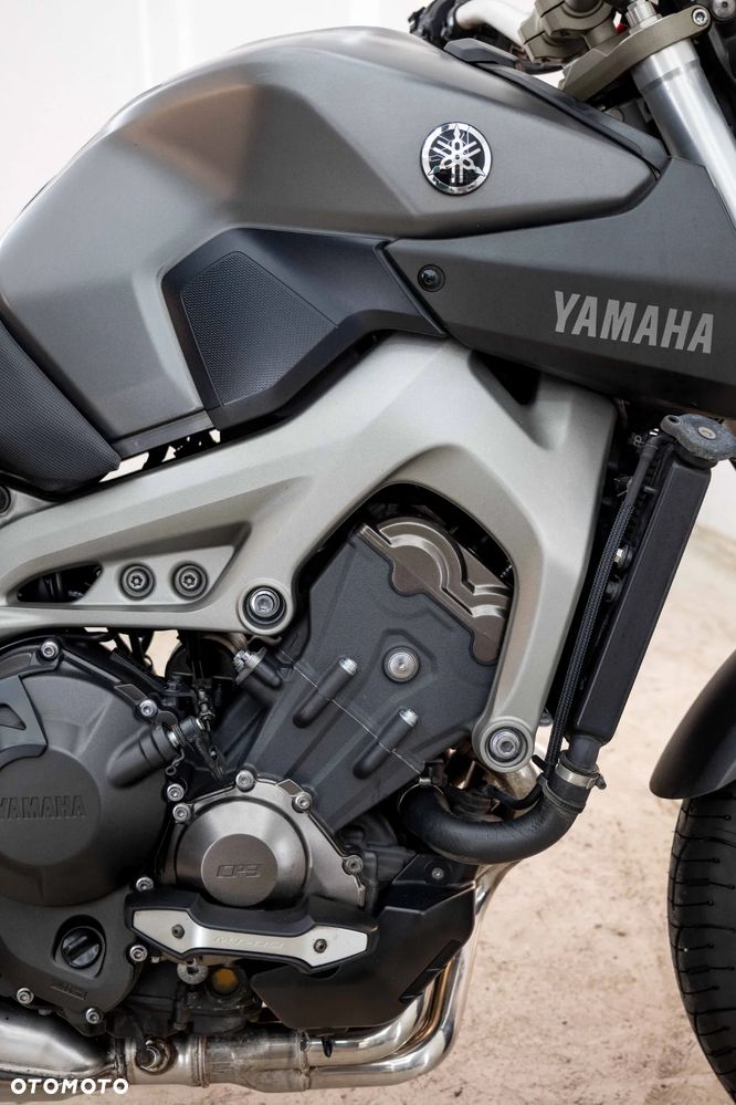 Yamaha MT - 12