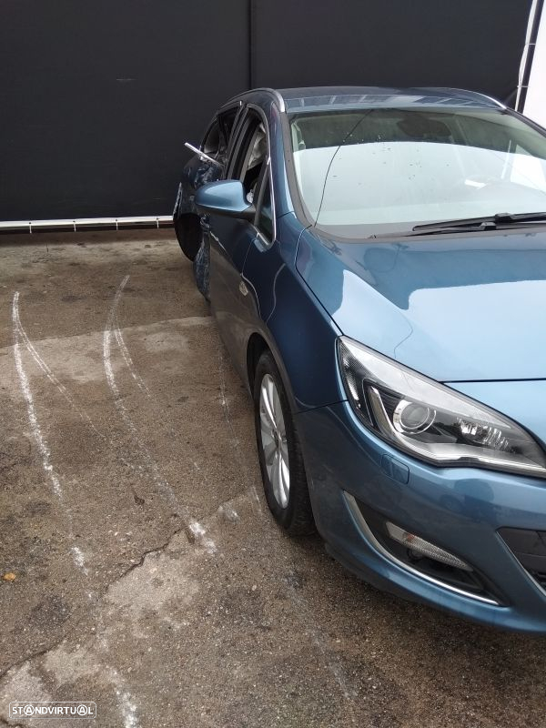 Para Peças Opel Astra J Três Volumes - 8