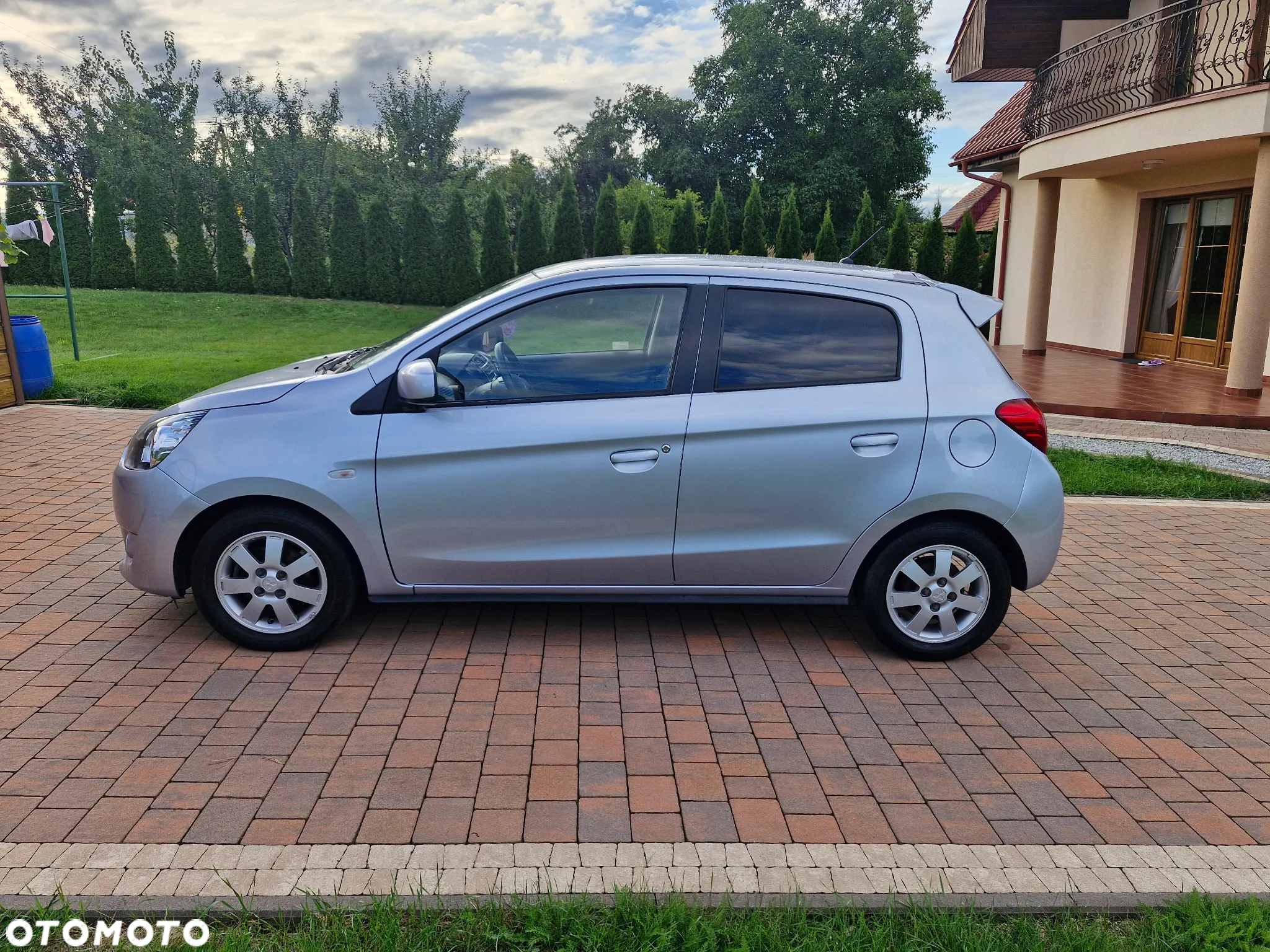 Mitsubishi Space Star 1.2 AS&G Intense - 10