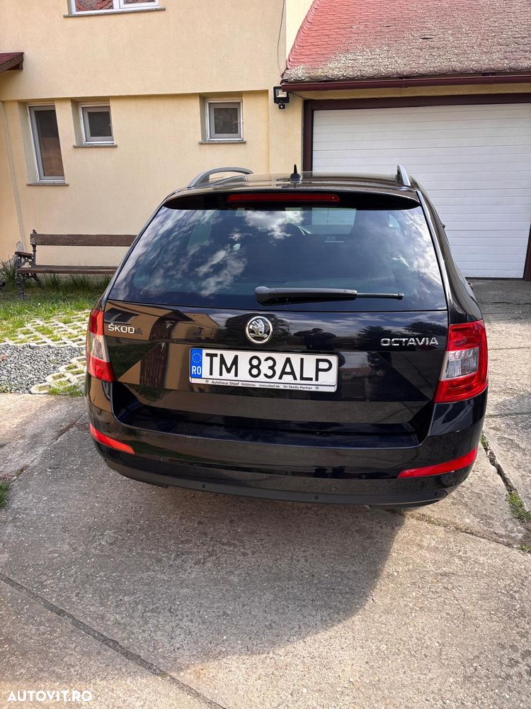 Skoda Octavia 1.6 TDI DSG Style - 4