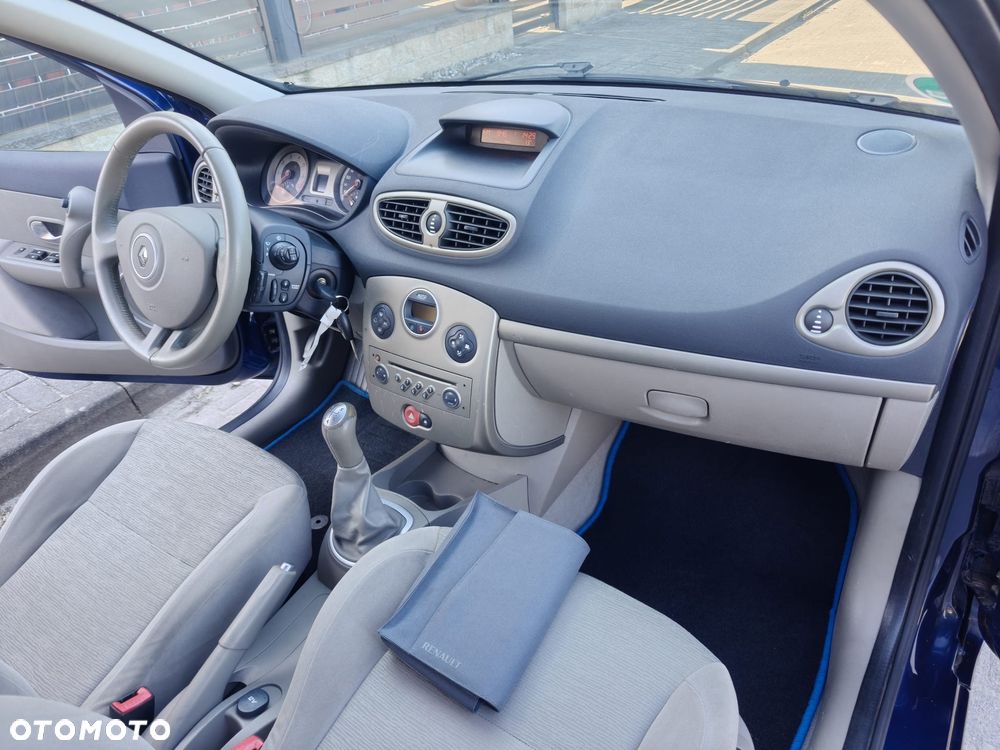 Renault Clio - 10