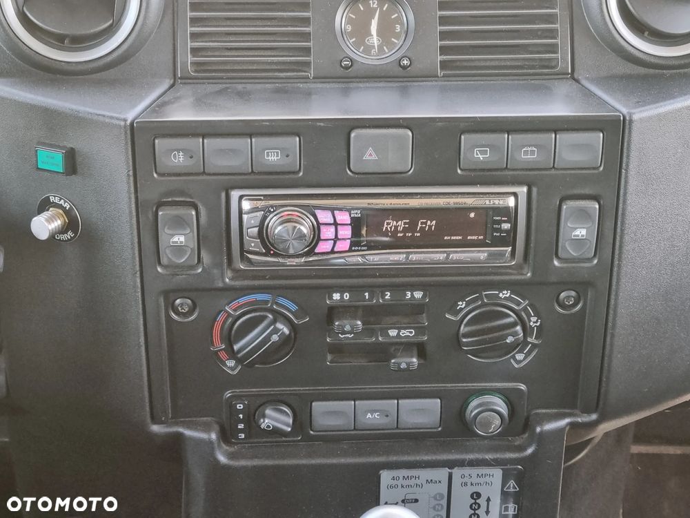 Land Rover Defender 2.2 TD4 E - 5