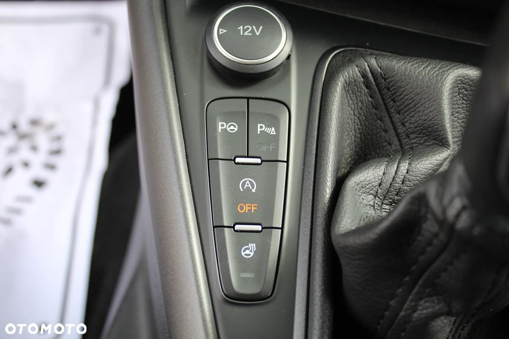 Ford Focus 1.0 EcoBoost 99g Titanium - 29