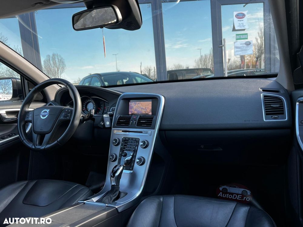 VOLVO XC60 2017 — imagine 6