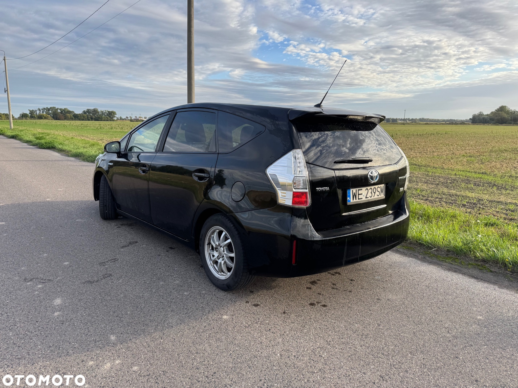 Toyota Prius+ (Hybrid) Executive - 3