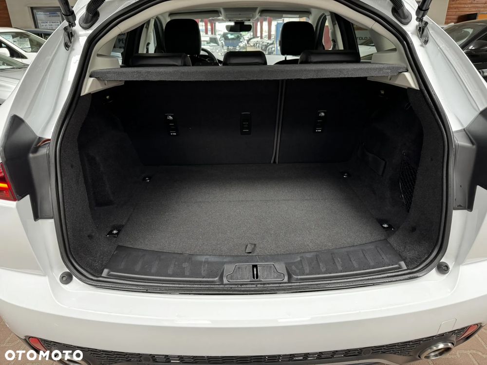 Jaguar E-Pace 2.0 P200 mHEV AWD R-Dynamic S - 15