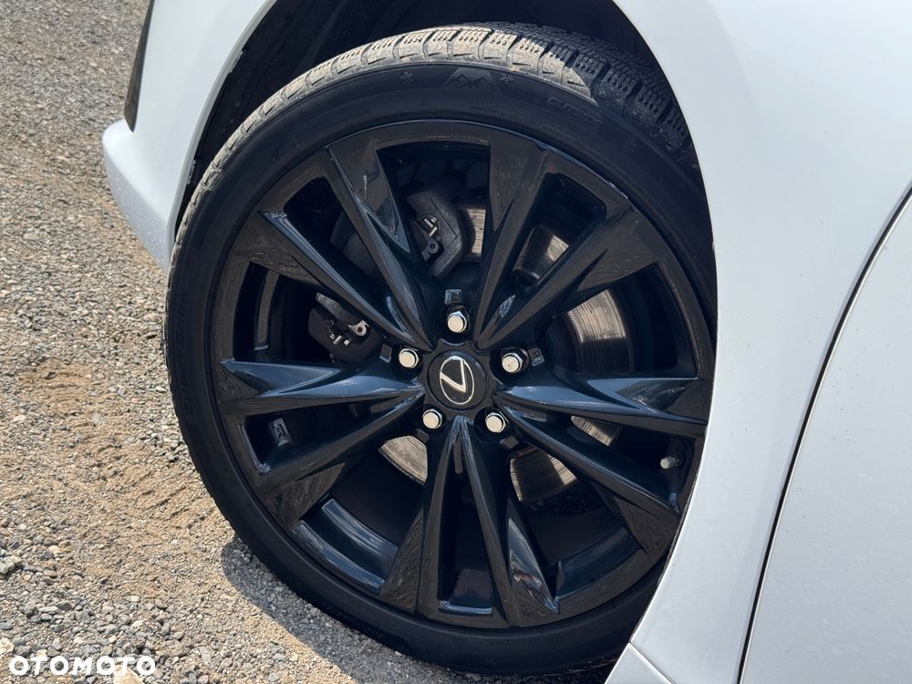 Lexus ES 300h F Sport - 13