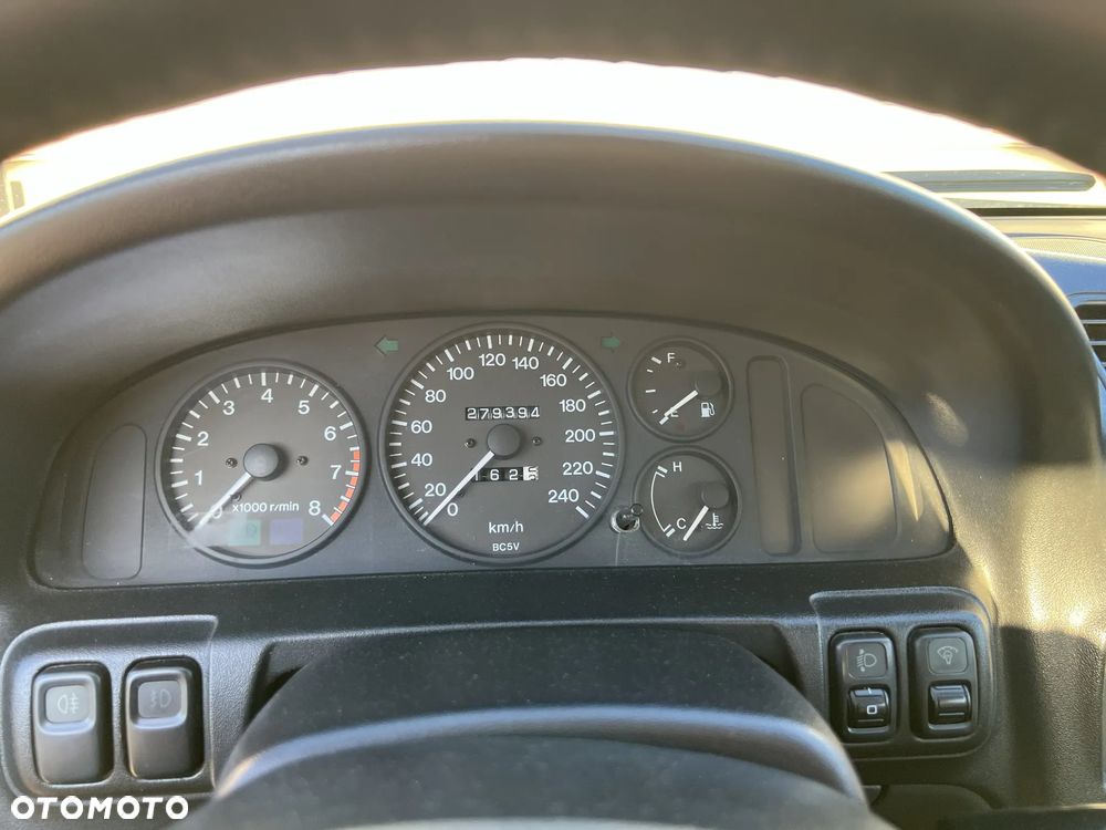 Mazda 323F 1.5 - 12