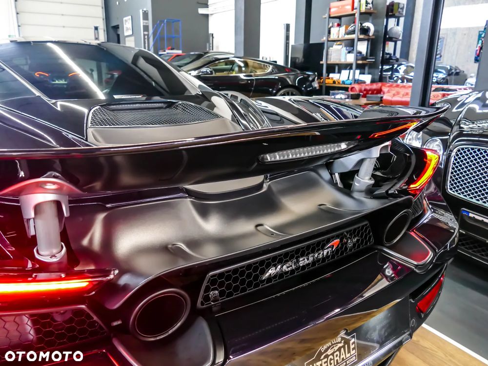 McLaren 720S Coupe - 21