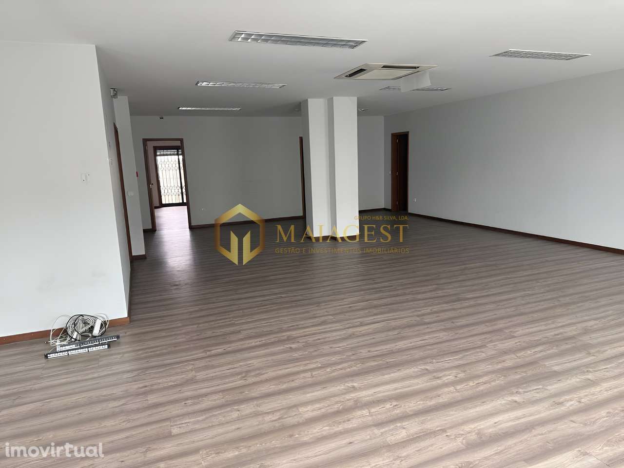 Espaço Comercial em Frente ao Tribunal de Santo Tirso - Grande imagem: 3/37