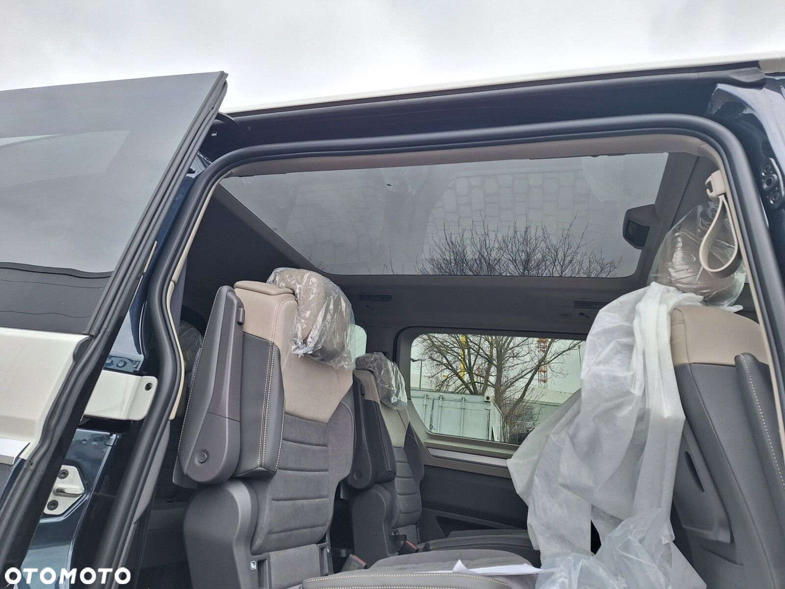 Volkswagen Multivan - 20